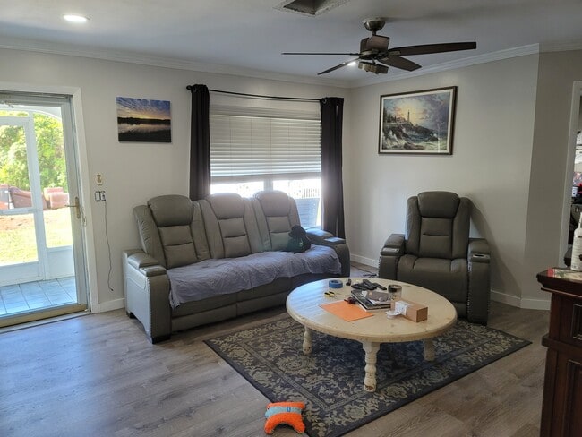 Photo - 1535 Queen Rd