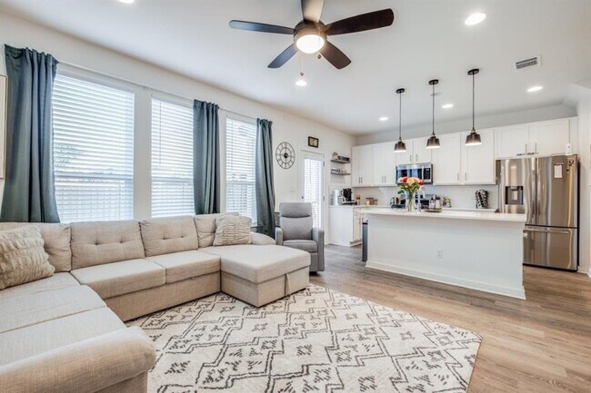 Photo - 5160 N A.W. Grimes Blvd