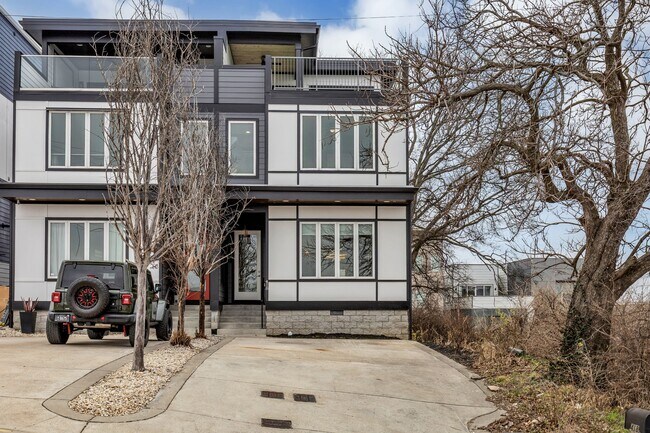 Photo - 418 37th Ave N