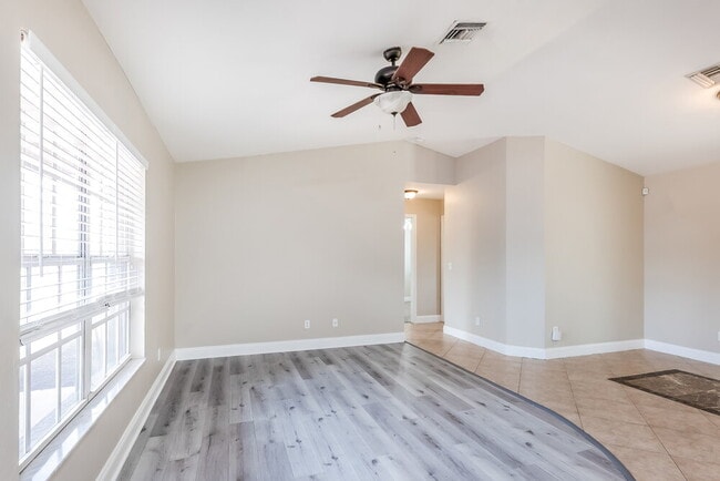 Photo - 811 SW 14th Pl