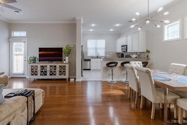 Photo - 5208 Petty St