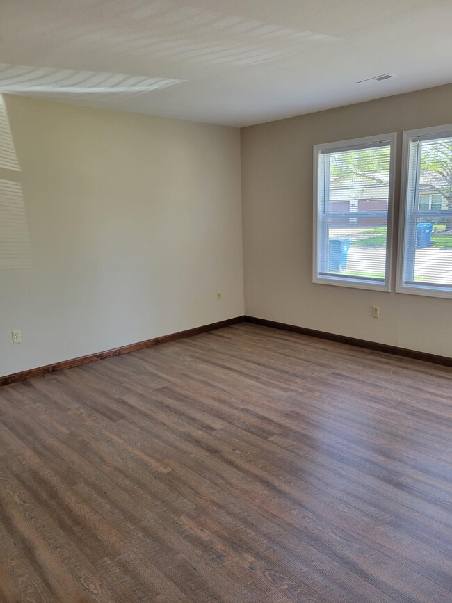 Photo - 517 Wood Thrush St