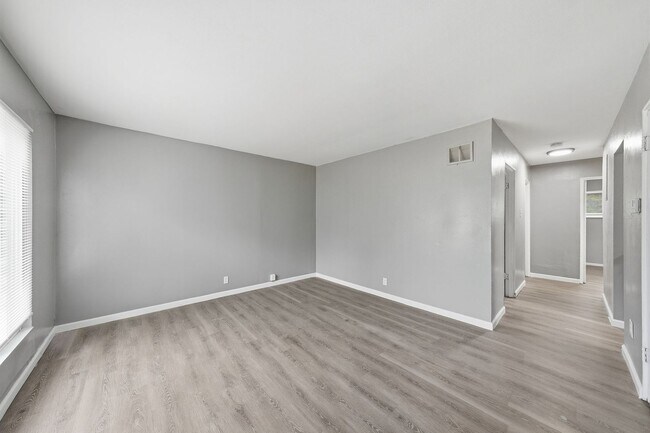 Photo - 237 Grampian Rd