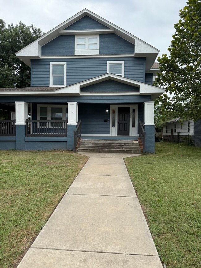 Building Photo - Remodeled Charmer in the Urban Core – Fres... Rental