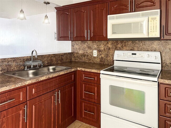 Photo - 5447 W 22nd Ct