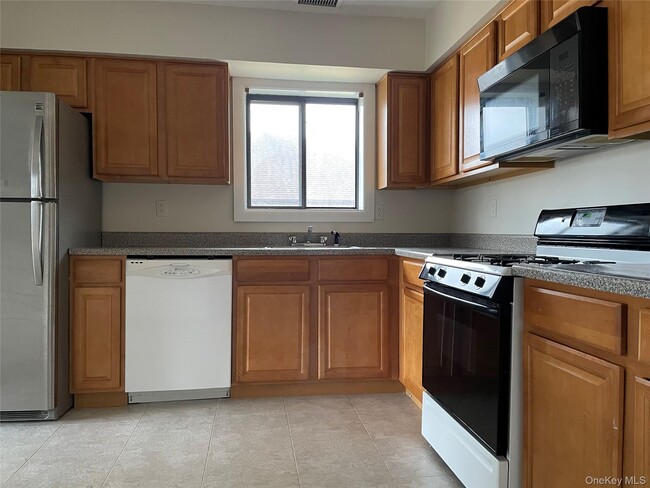 Photo - 32 Omni Parc Dr
