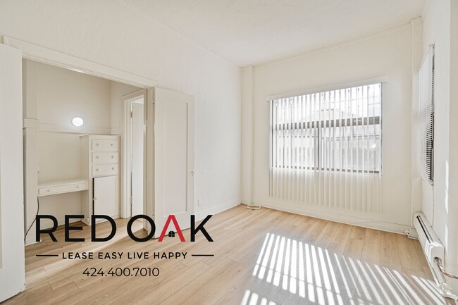 Building Photo - 3918 Beverly Blvd Rental