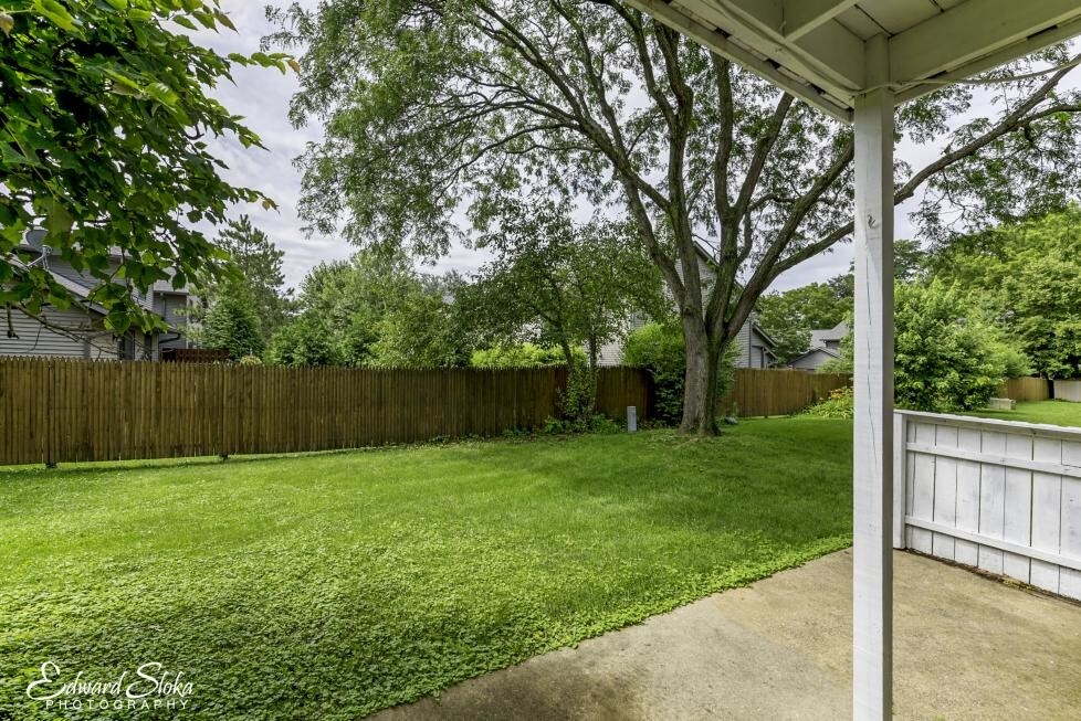 Brandy Drive Apartments Townhomes for Rent Crystal Lake, IL