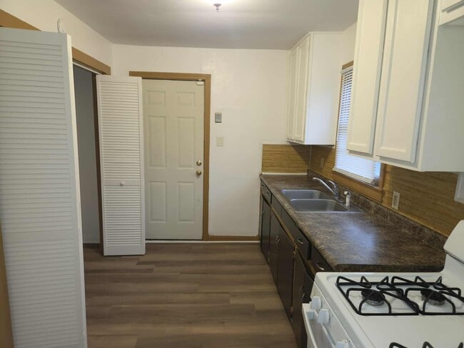 Photo - 2 N Richard Dr