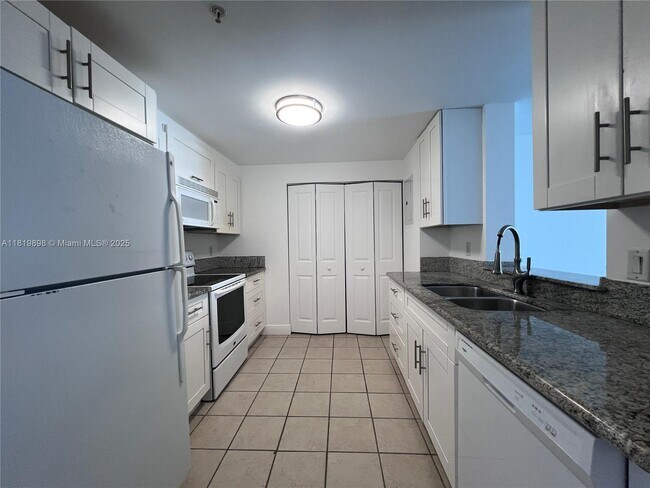 Photo - 1250 S Miami Ave Unidad 2104