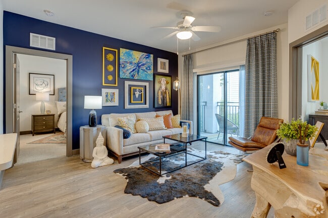 2HAB, 2BA - 1.087 ft² - Noble on Newberry