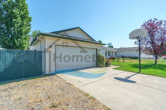 Photo - 3 Bedroom 2 Bathroom Home with Attached 2 ...