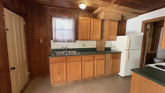 Photo - Spacious 1 Bed, 1 Bath Duplex Apartment – Berwick, ME – $1,299/month Unidad B