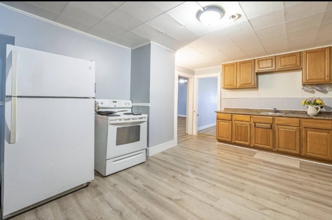 Building Photo - 413 Cumberland St