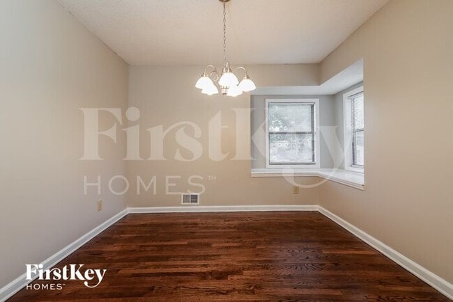 Photo - 1349 Millstream Trail NW