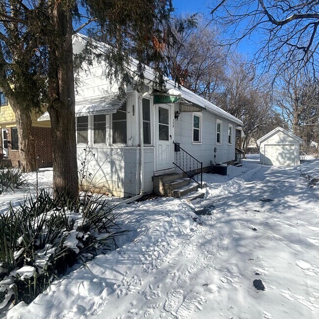 Photo - 329 Fenton St