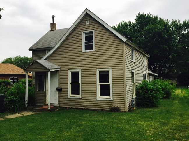 Photo - 1512 Iowa St