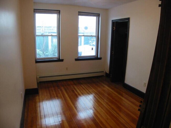 3.0 bedroom in Cambridge Massachusetts 02139 - 3.0 bedroom in Cambridge Massachusetts 02139 Condo Unit 2