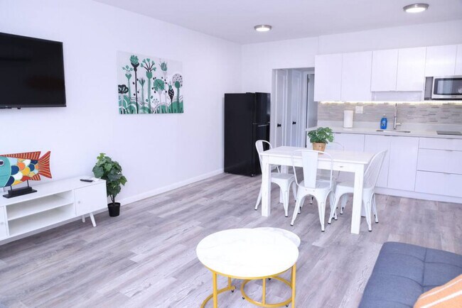 Photo - 1109 Douglas Rd Unidad ID1056520P