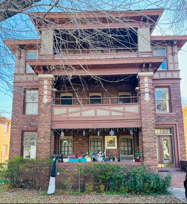 Photo - Apartments at Munger Place Unidad 2