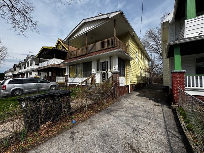 Photo - 12633 Edmonton Ave Unit 2