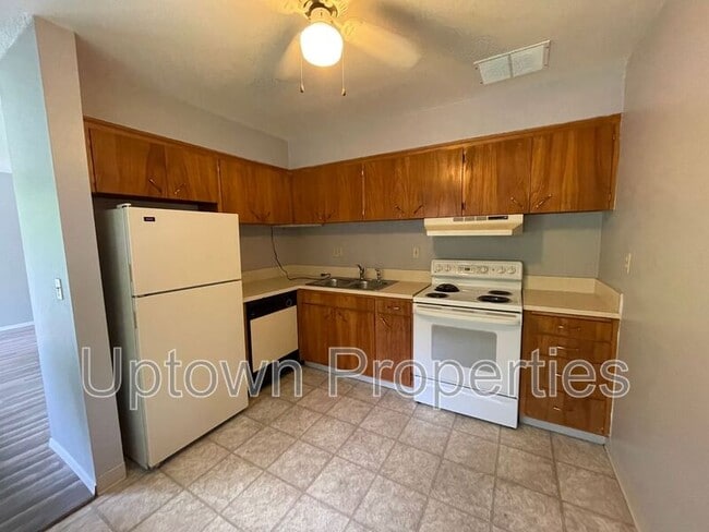 Photo - 1420 SW Bertha Blvd
