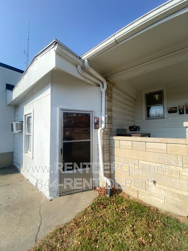 Photo - 302 W State St