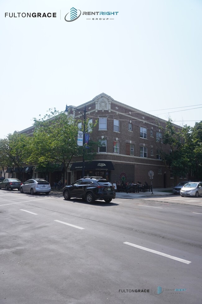 Photo - 6355 N Lakewood Ave Unidad 2E Rental
