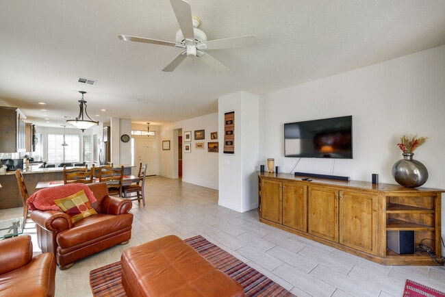7316 E Whispering Wind Dr Unidad SI ID1546348P