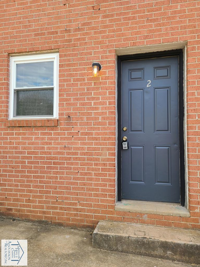 Photo - 832 Smith St Townhome