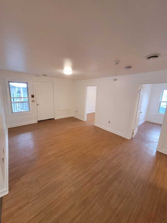 Building Photo - 60 Cliff St Unit A Rental
