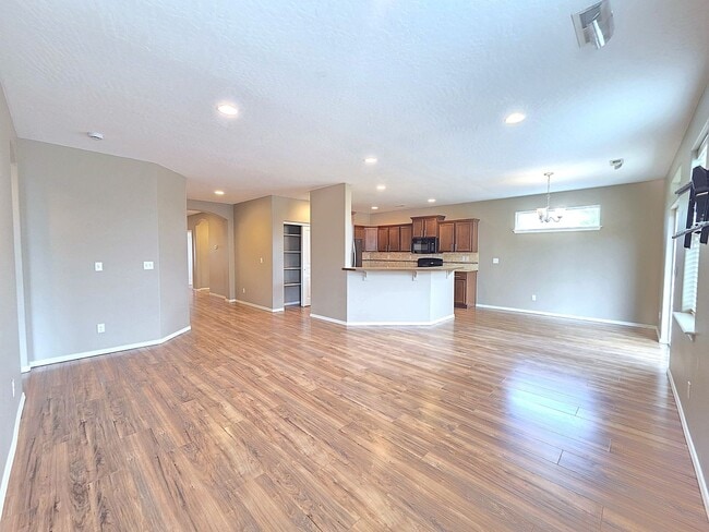 12805 W Pacific Ave