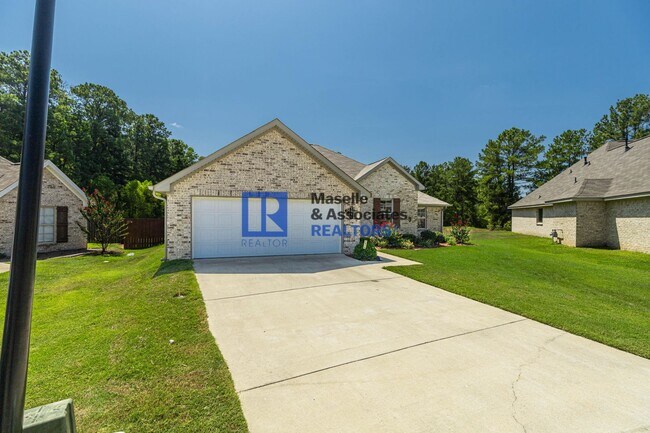 1019 Silver Cir