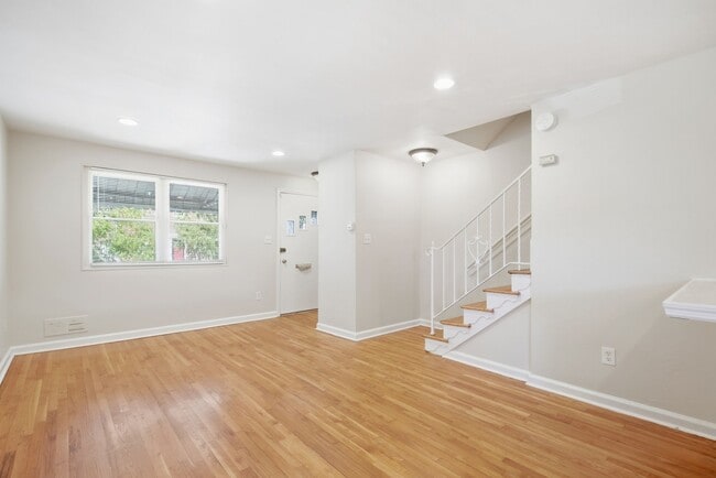 4229 Fort Dupont Terrace SE