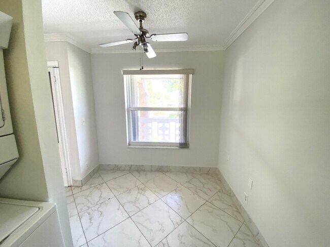 Photo - 2480 Juniper Dr Unit 204