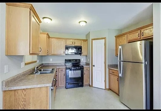 Photo - 1654 NW Garrett Dr