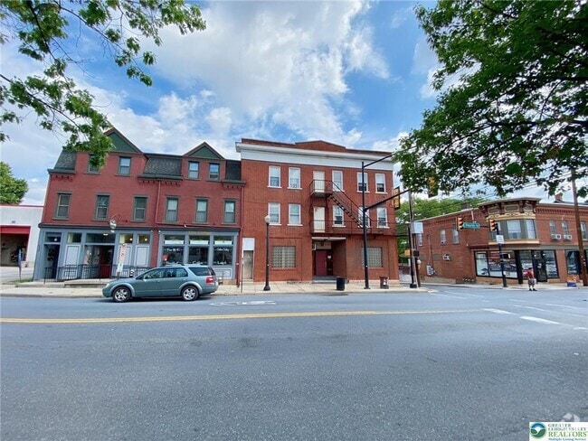 Building Photo - 429 E 4th St Unit 2nd Floor Rental