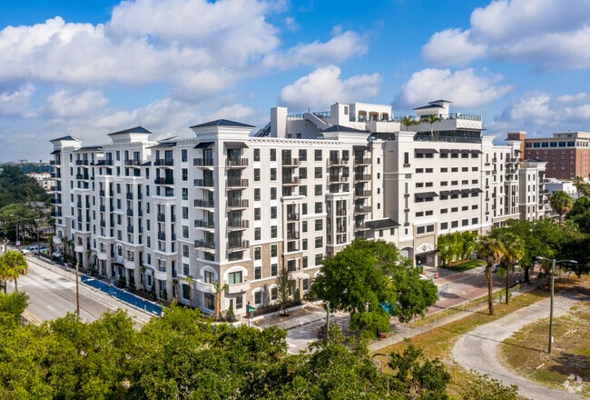 Altis Grand Central Apartments