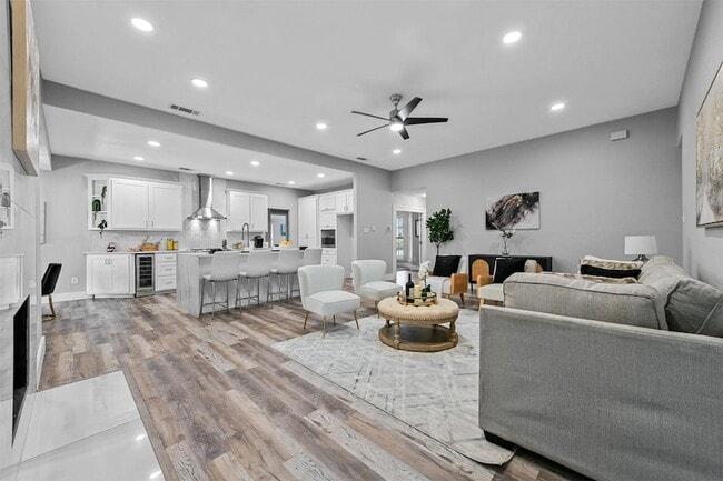 Photo - 303 Riva Ridge