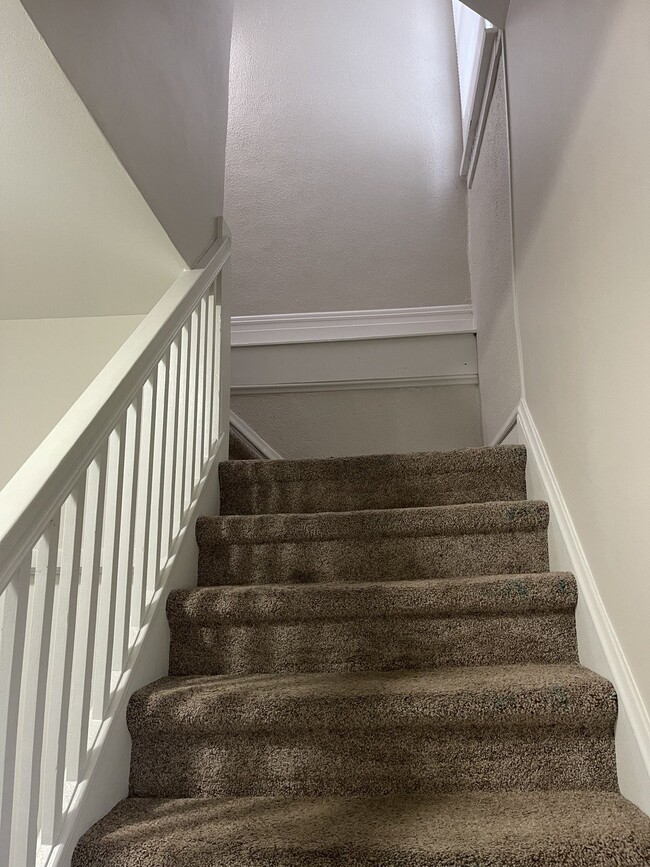 Stair to 2nd Unit - 5434 N Lotus Ave Unit 02