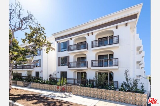 Building Photo - 1819 Kelton Ave Unit 302 Rental