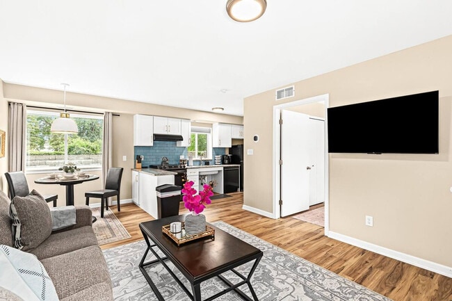 Building Photo - 18415 Sharon Ln