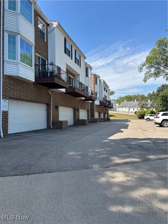 Building Photo - 20996 Detroit Rd Rental