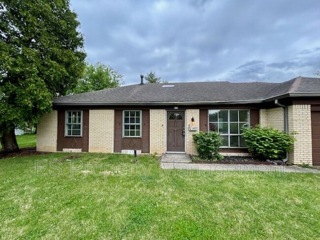 Photo - 825 Sweetbriar Ave