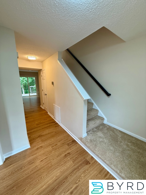 Photo - 913 Wheelwood Way