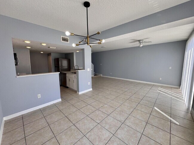 Photo - 2725 Fan Palm Dr Unidad A