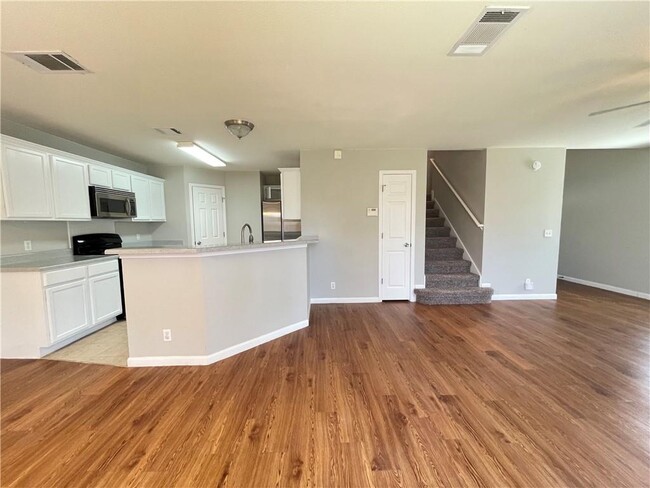 Photo - 110 Cotton Creek Way