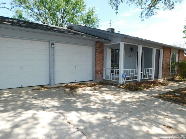 Photo - 5015 El Capitan St