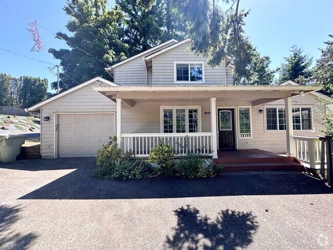Building Photo - Gorgeous 3 Bed 2 Bath w/ Brand New Deck Pa... Rental