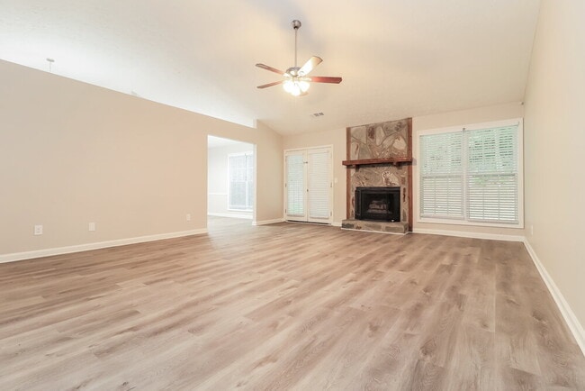 Photo - 3510 Shelly Dr NW